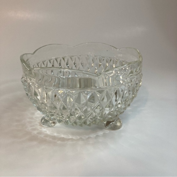 Vintage Indiana glass footed bowl Diamond Point pattern - Picture 2 of 9